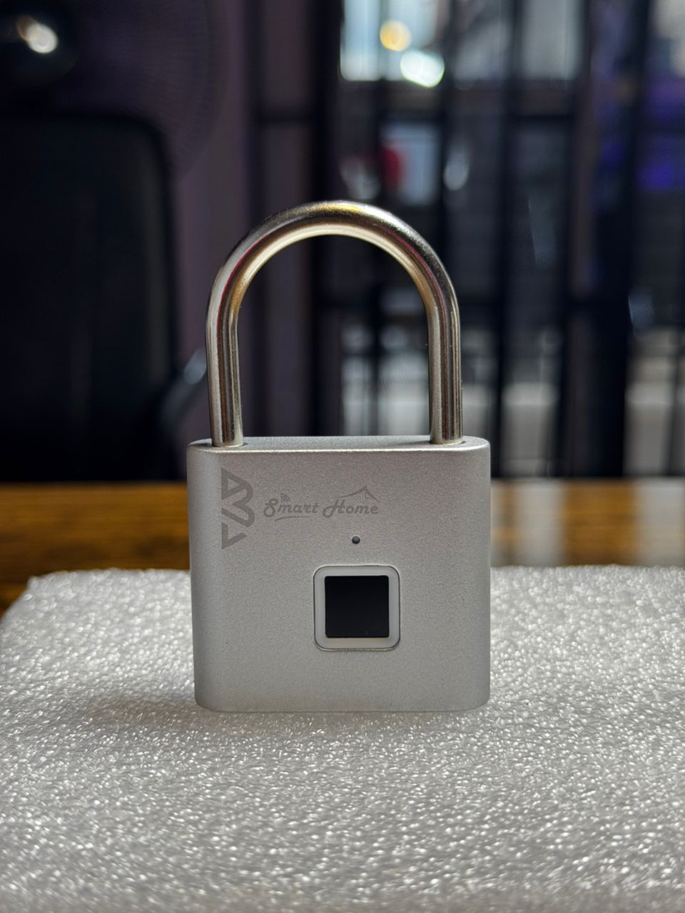 BSmart Home Smart Fingerprint Padlock front view with fingerprint sensor